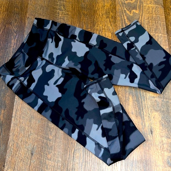 NWOT Z By Zella Girls Camouflage Leggings. - Picture 1 of 5